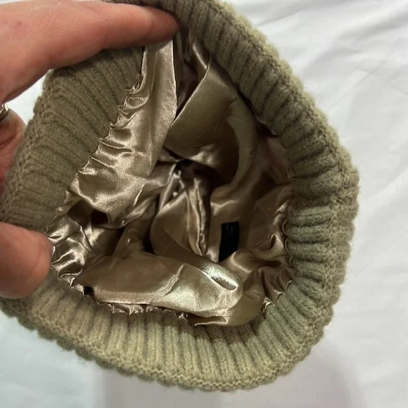 Britt’s knits satin lined beanie - Picture 2 of 7